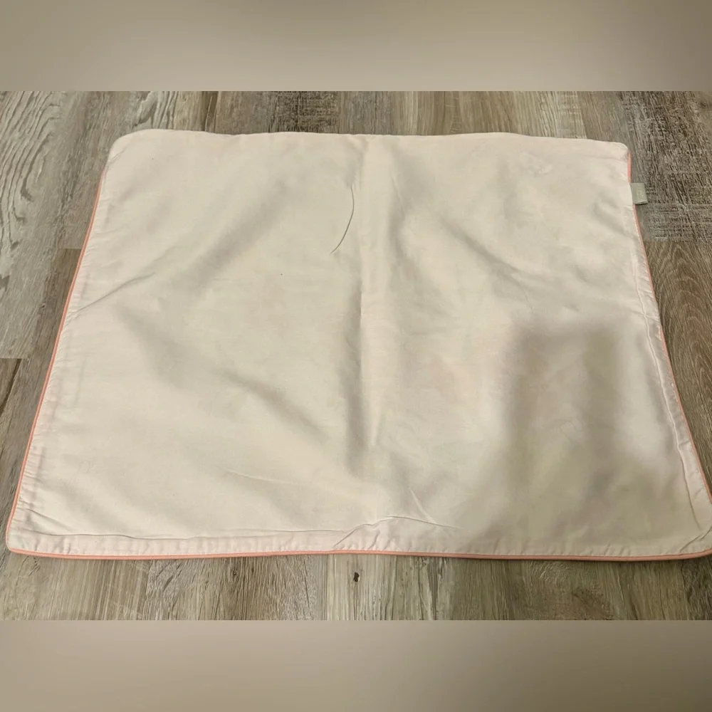 Ted Baker London pillowcase, peach. Floral print. Zip fastening. 100% cotton.